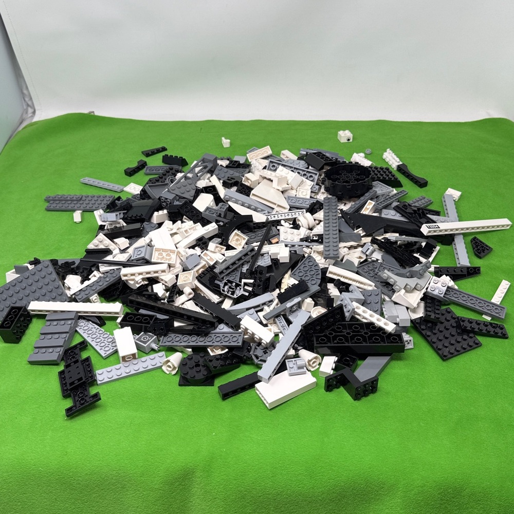2 pounds Legos